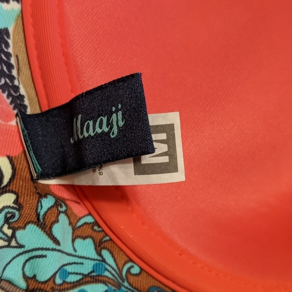 Bikini - Picture 3 of 4